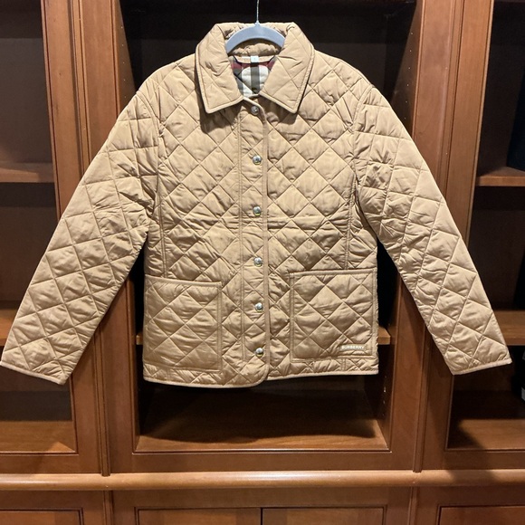 Jackets & Blazers - NWOT Burberry Women Quilted Jacket in Tan, Size XS